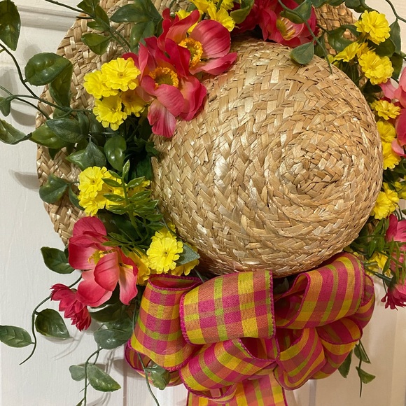 Beautiful Mixed Flower Hat Wreath - Picture 2 of 4
